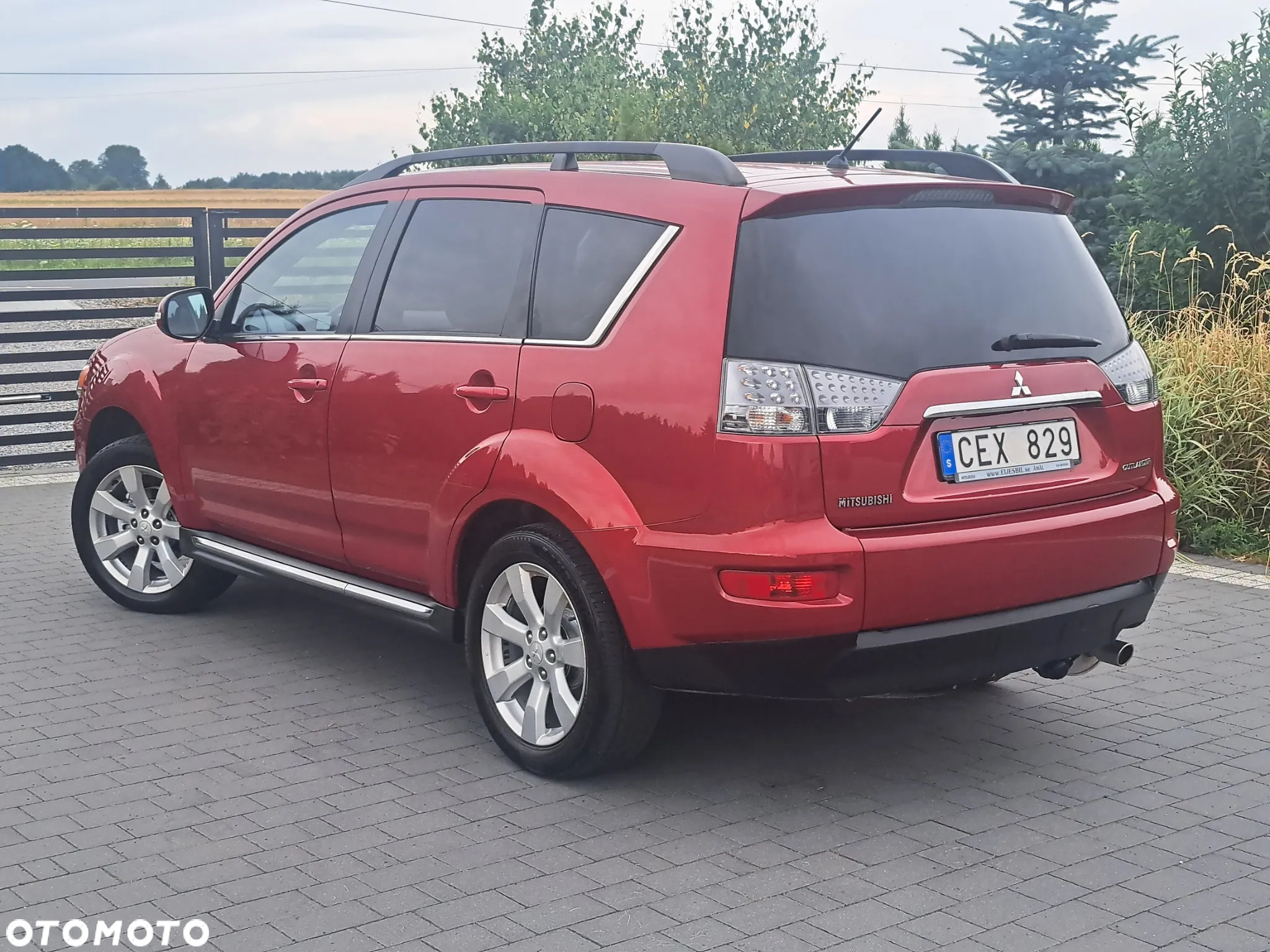 Mitsubishi Outlander - 10