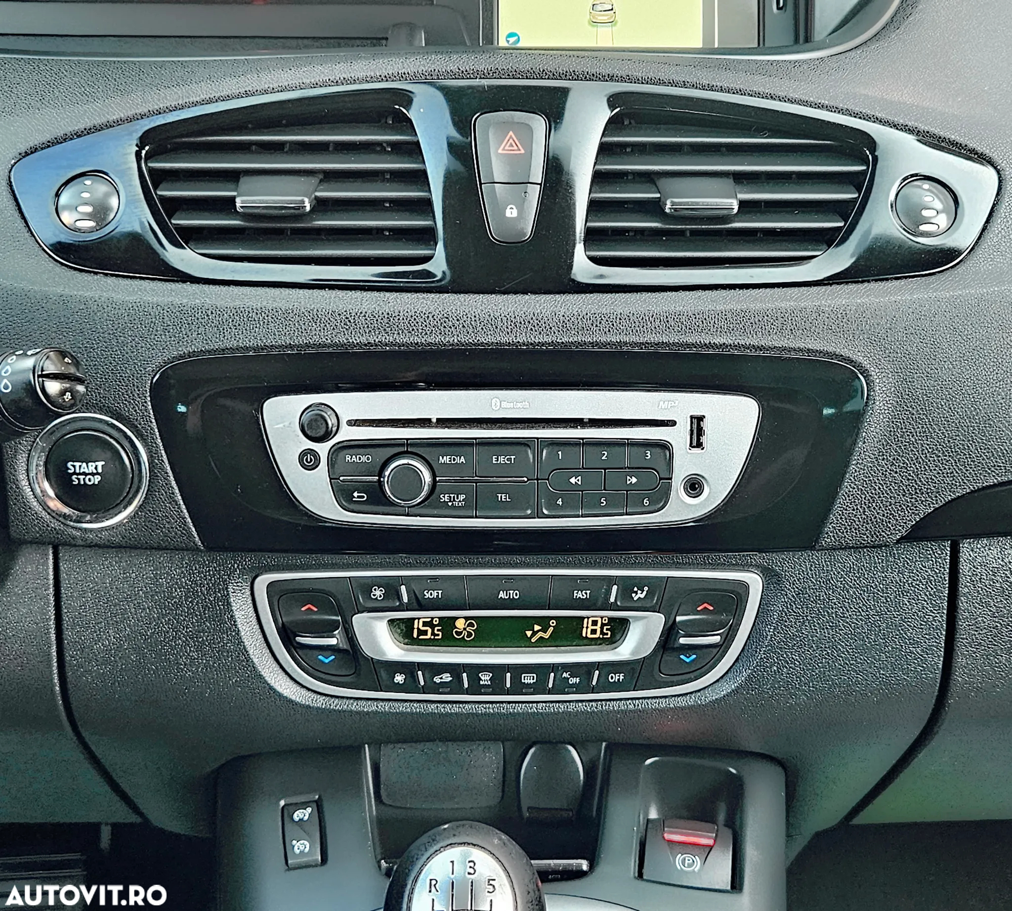 Renault Grand Scenic - 17