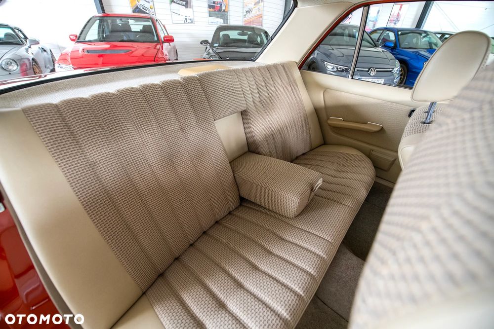 Mercedes-Benz W123 - 34