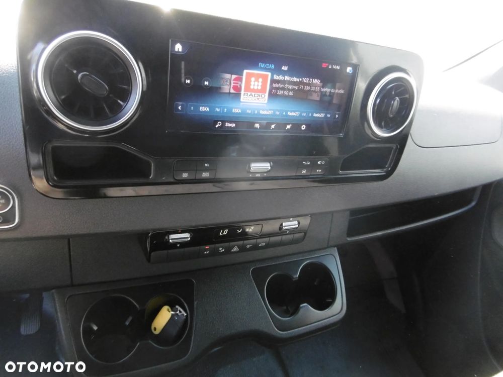 Mercedes-Benz Sprinter - 9