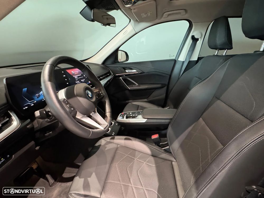 BMW iX1 eDrive20 xLine - 11