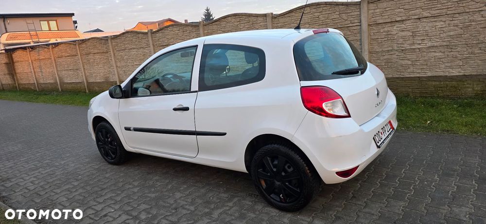 Renault Clio 1.5 dCi 70 Expression - 11