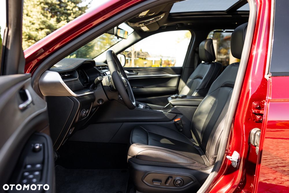 Jeep Grand Cherokee - 37