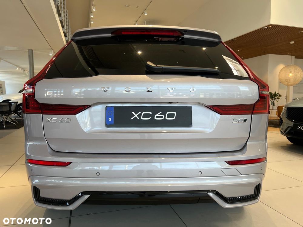 Volvo XC 60 B5 B AWD Plus Bright - 14