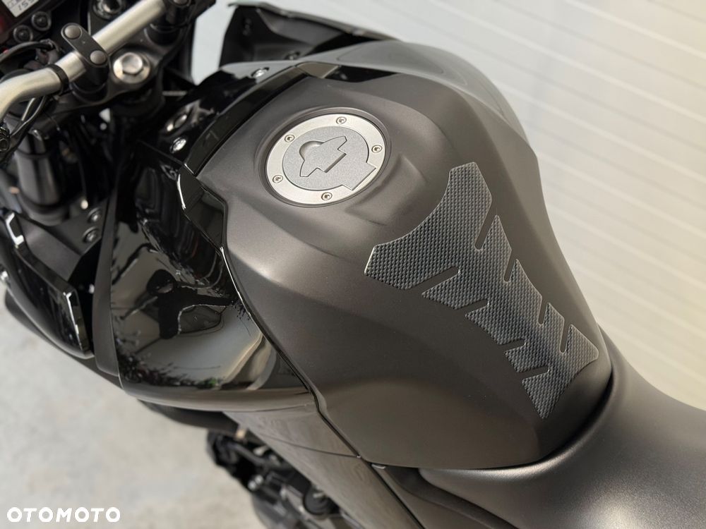 Yamaha MT - 28