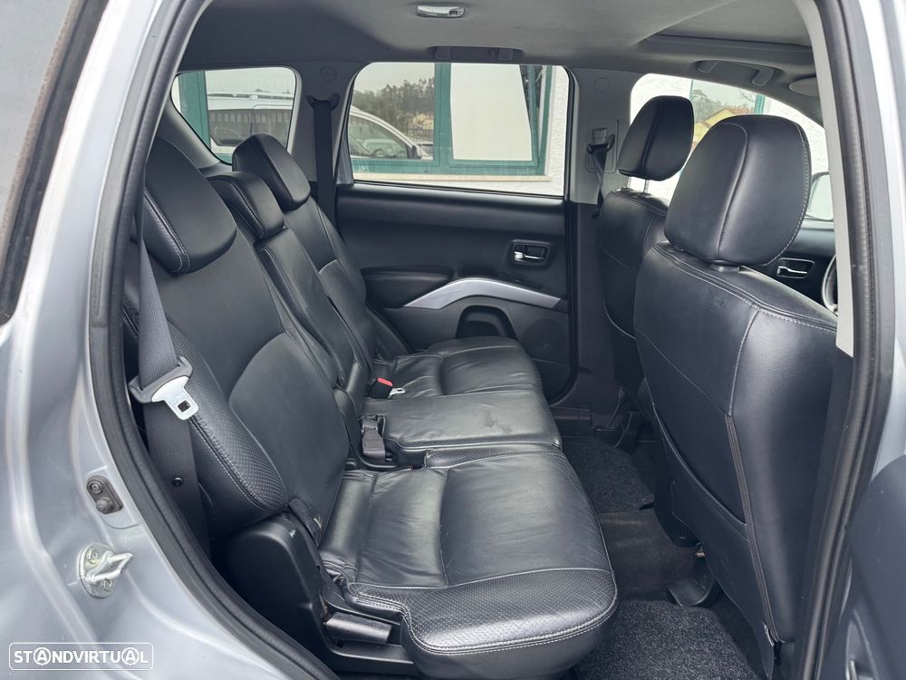 Mitsubishi Outlander 2.0 DI-D Intense+ 4WD - 31