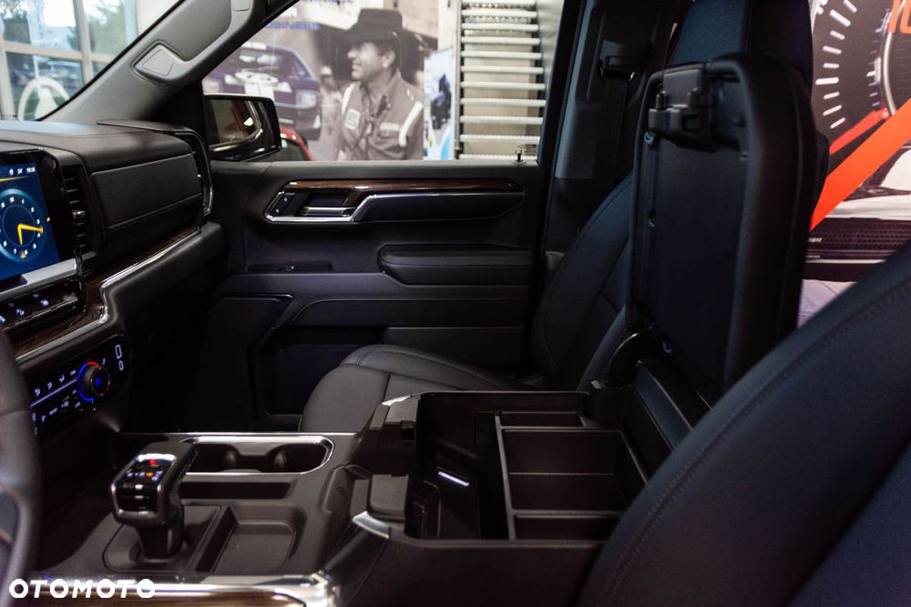 Chevrolet Silverado - 17