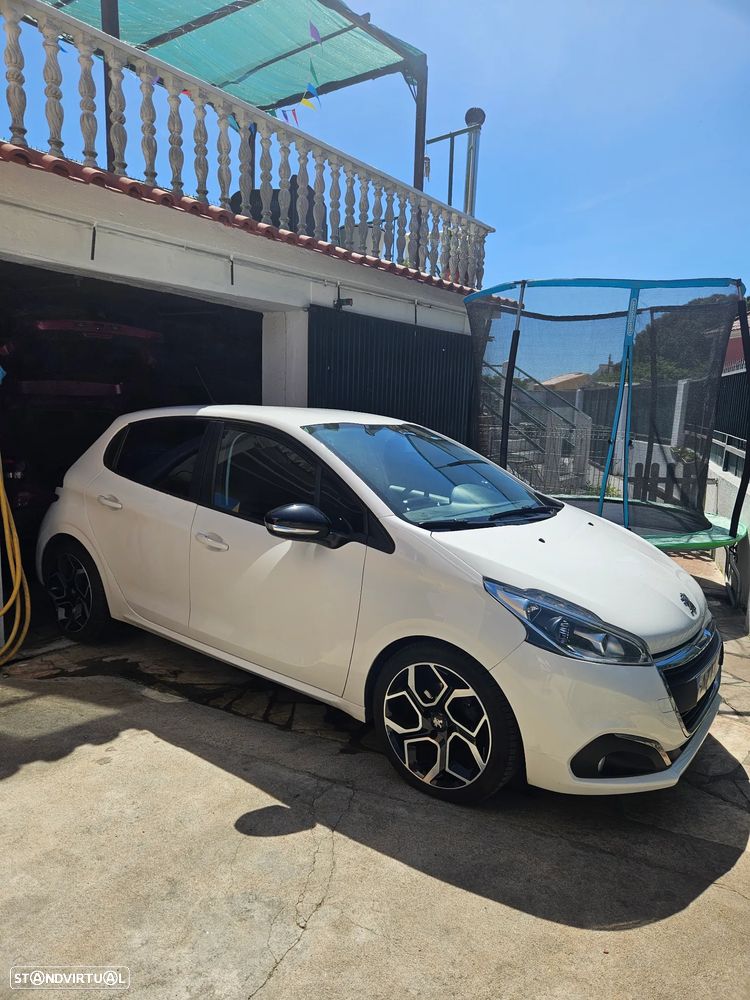 Peugeot 208 BlueHDi 100 Allure - 1