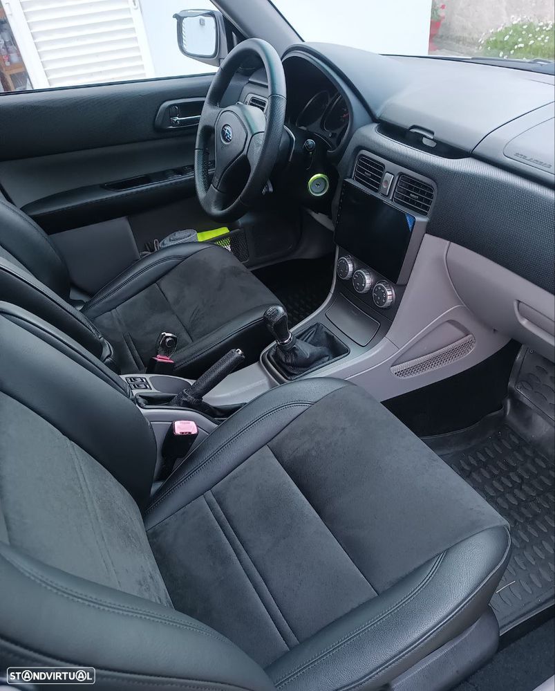 Subaru Forester 2.0 T XT - 28