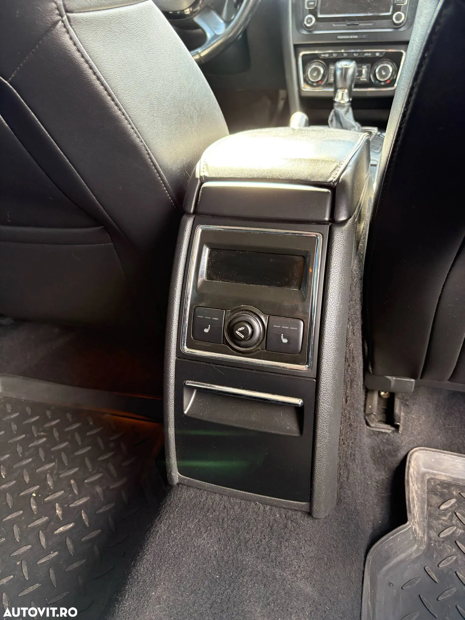 Skoda Superb 2.0 TDI DSG Elegance - 17