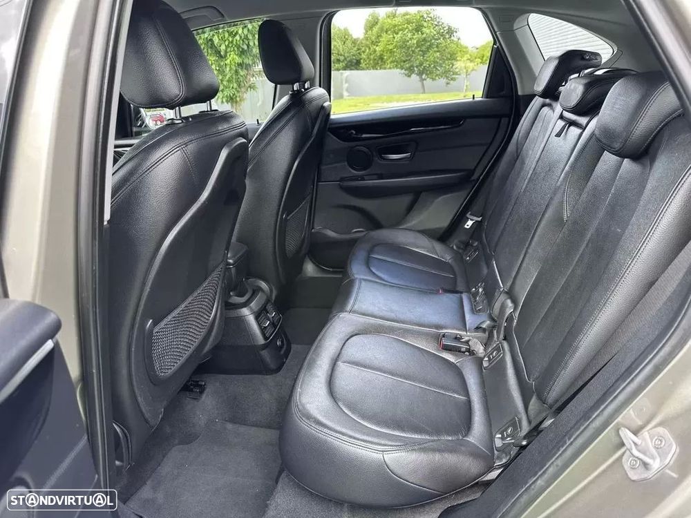 BMW 218 Active Tourer d Line Sport - 30