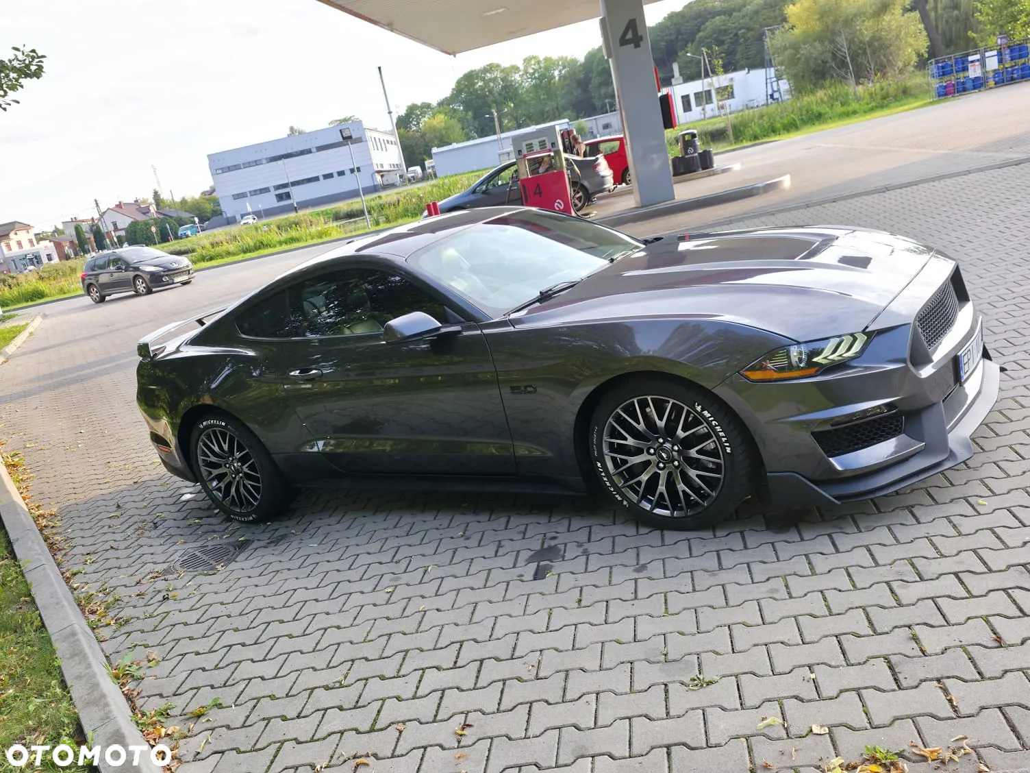 Ford Mustang 5.0 V8 GT - 6
