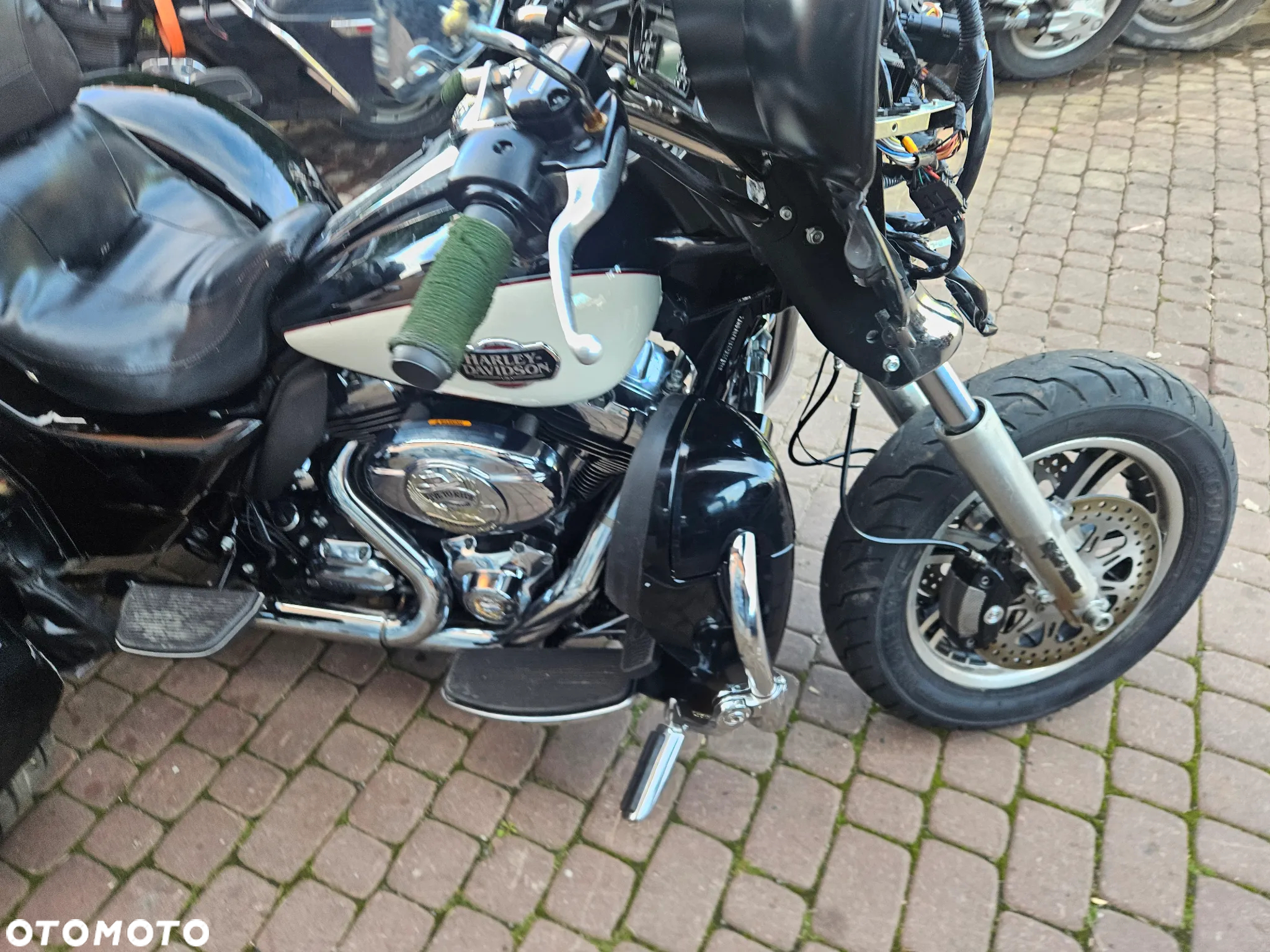 Harley-Davidson FLH Electra Glide - 6