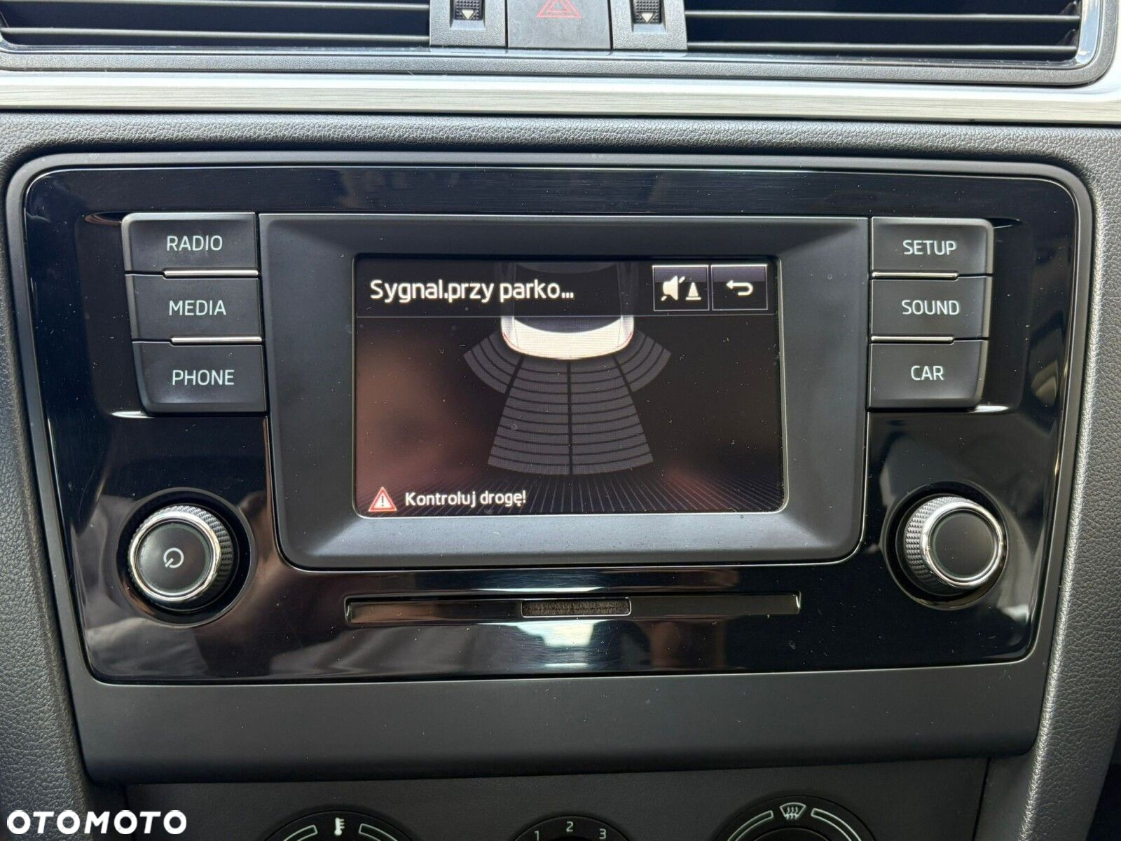 Skoda RAPID 1.2 TSI Ambition - 17