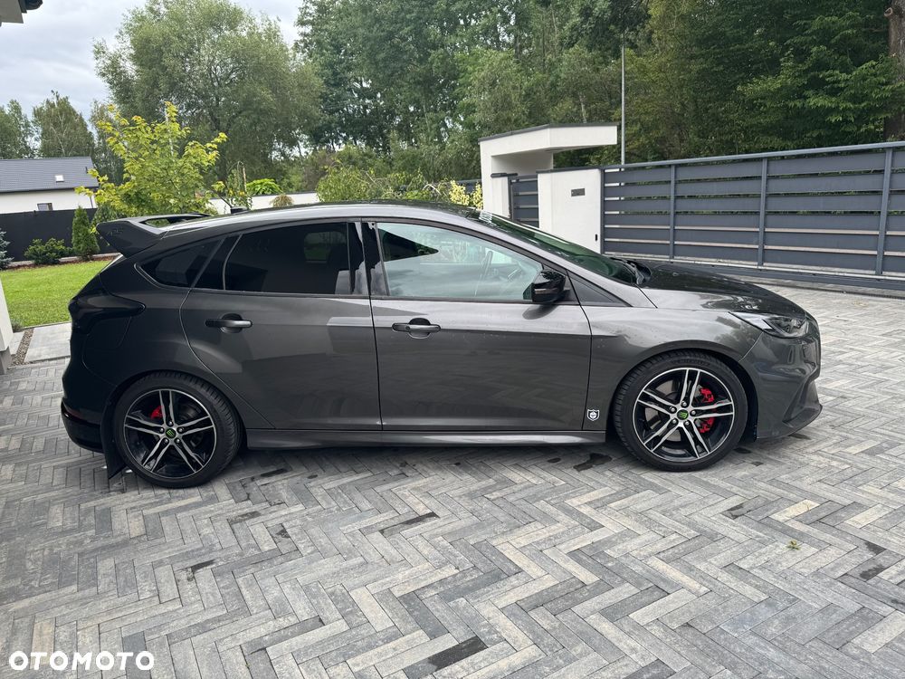 Ford Focus ST - 7