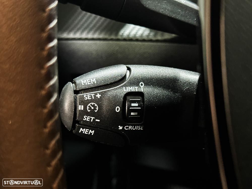 Peugeot 2008 1.2 PureTech Allure Pack - 50