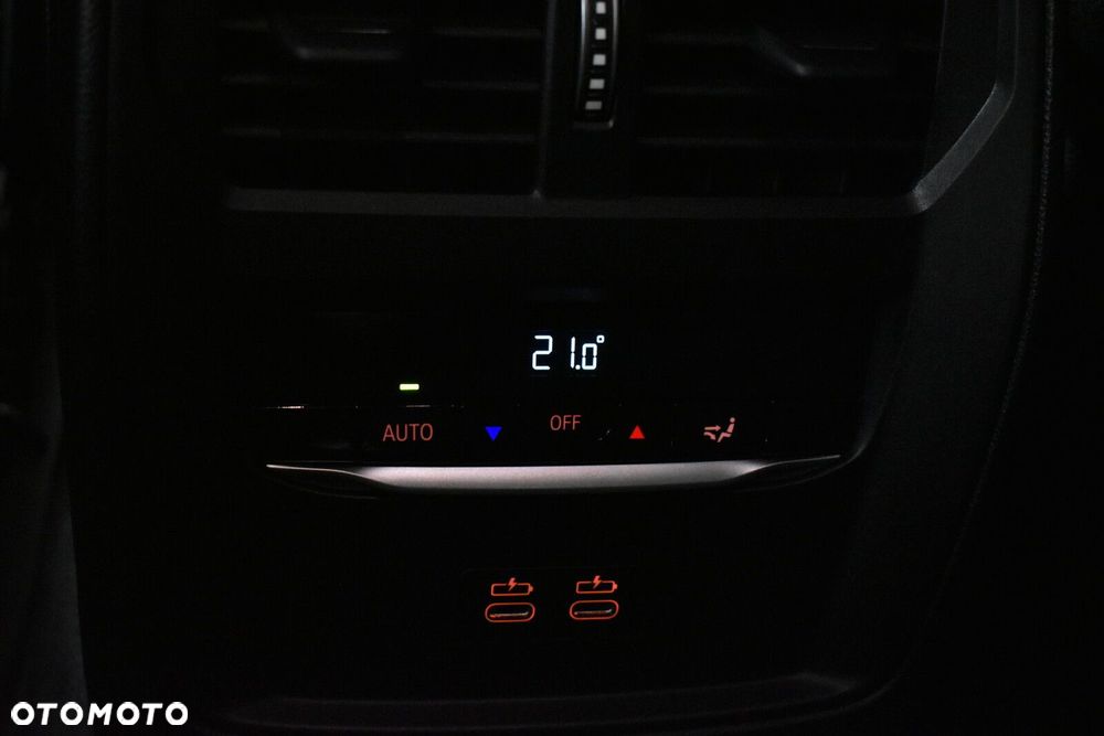 BMW Seria 3 320d xDrive mHEV sport - 24