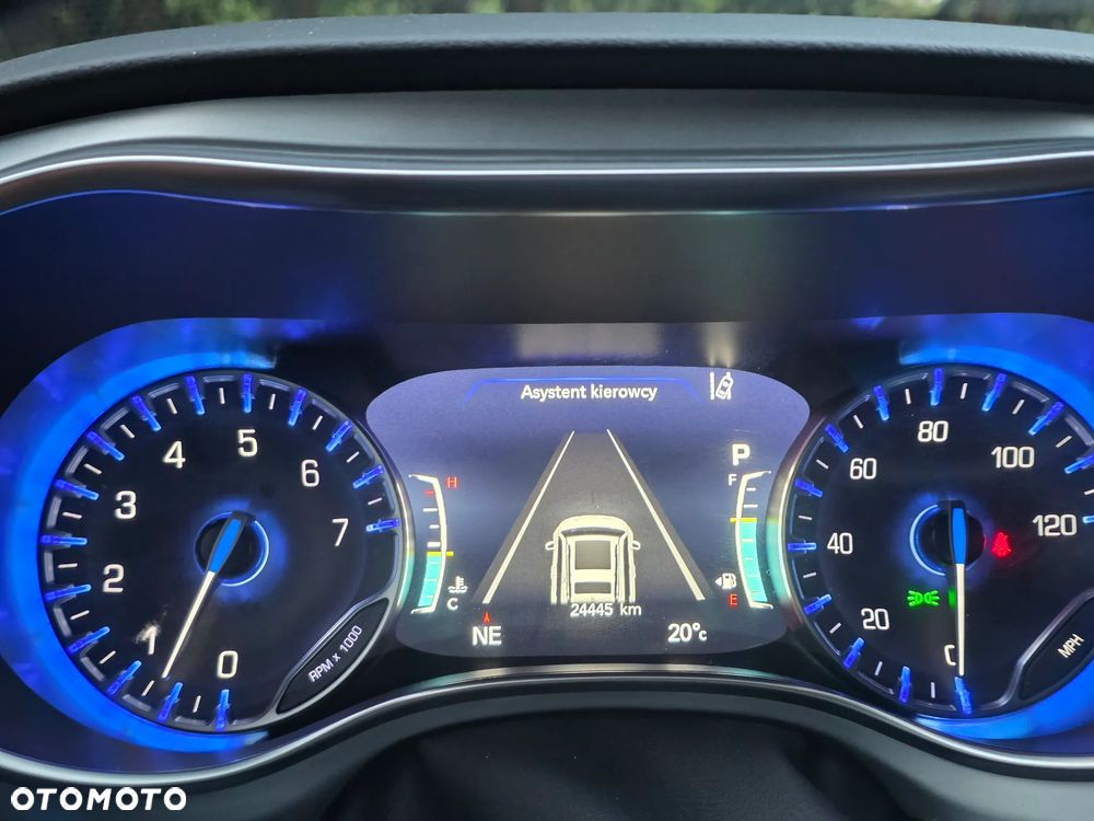 Chrysler Pacifica - 18