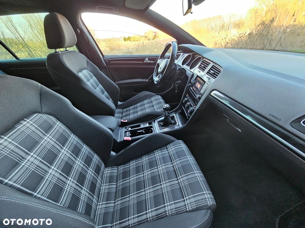 Volkswagen Golf GTD BlueMotion Technology - 33