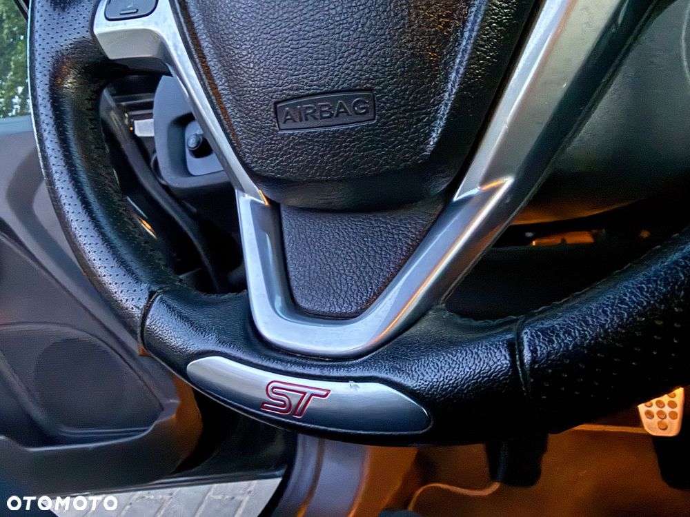 Ford Fiesta ST - 18