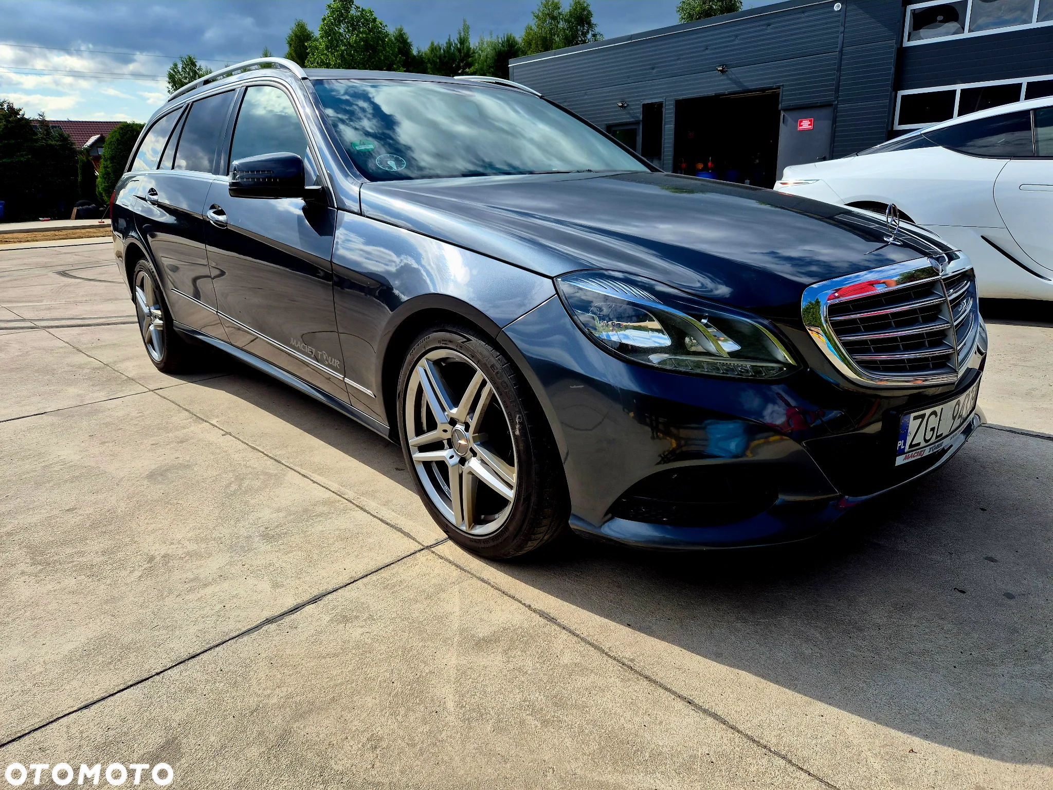 Mercedes-Benz Klasa E 200 T CDI DPF BlueEFFICIENCY 7G-TRONIC Avantgarde - 3