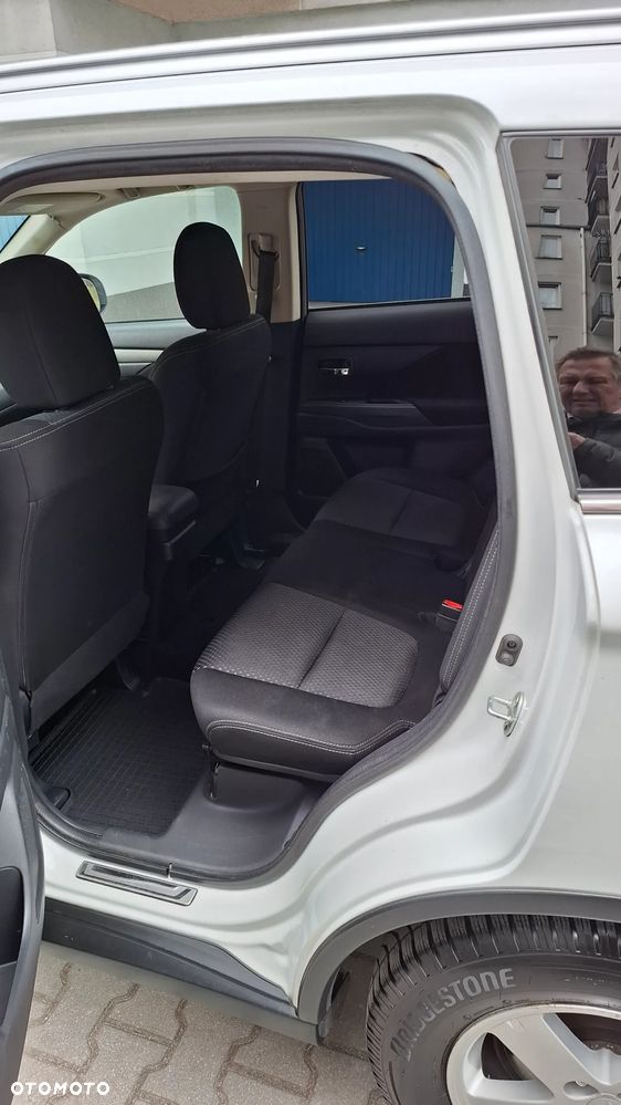 Mitsubishi Outlander 2.0 Intense + Navi 4WD CVT - 8