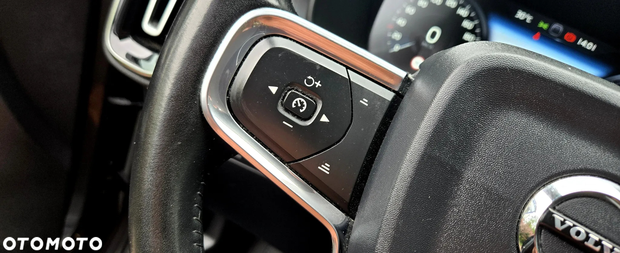 Volvo XC 40 D3 Momentum Pro - 21