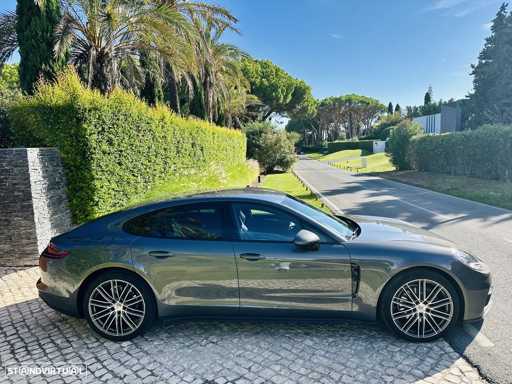 Porsche Panamera 4 Edition 10 Anos - 11