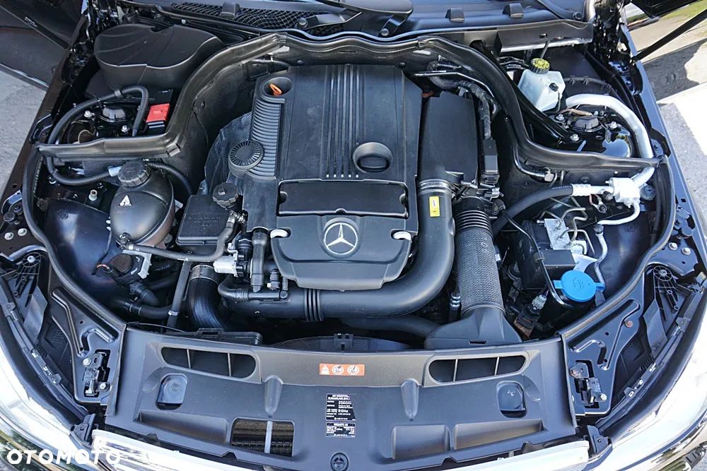 Mercedes-Benz Klasa C 180 BlueEFFICIENCY Elegance - 36