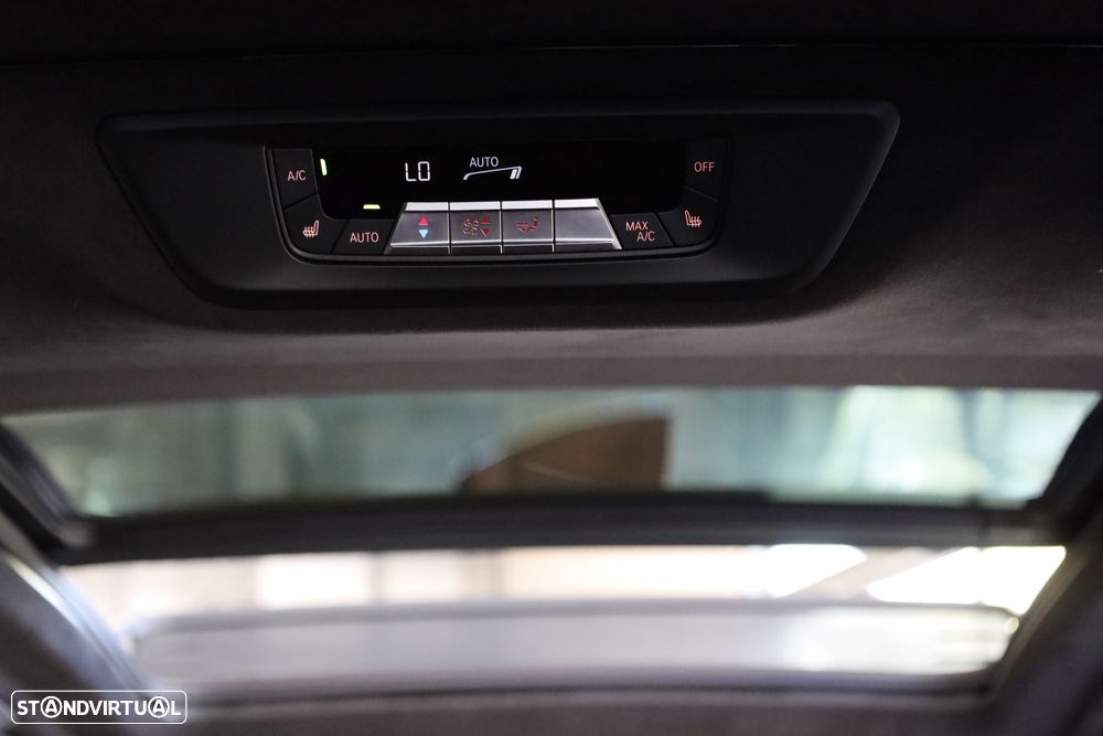 BMW X7 M50d - 57