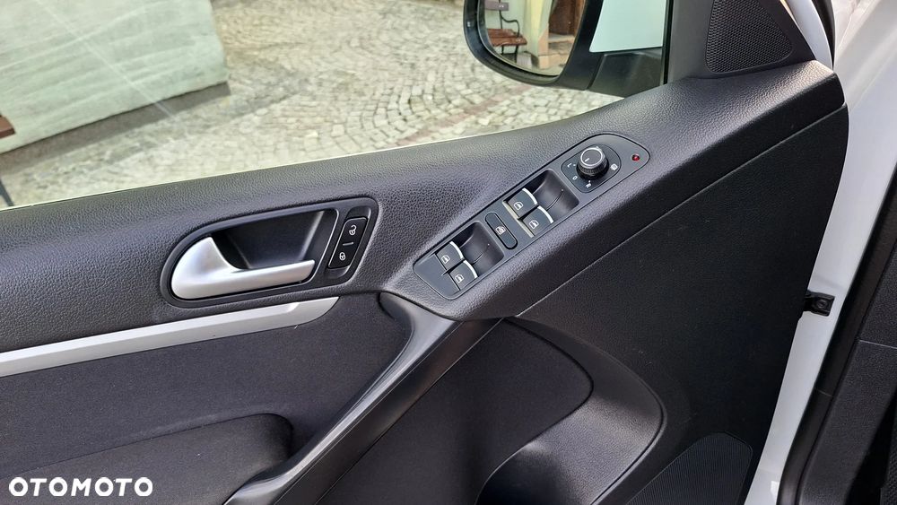 Volkswagen Tiguan 2.0 TDI SCR 4MOTION BlueMotion Technology DSG Lounge Sport & Style - 36