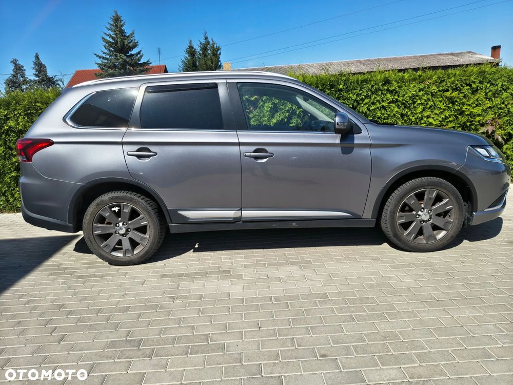 Mitsubishi Outlander - 11