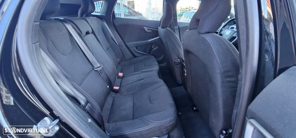 Volvo V40 2.0 D2 Momentum - 13