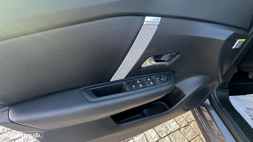 Citroën C4 X 1.2 PureTech Plus EAT8 - 18