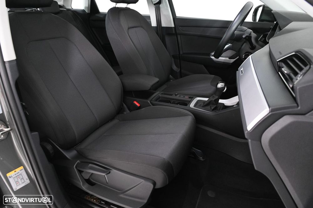 Audi Q3 35 TFSI S tronic - 14