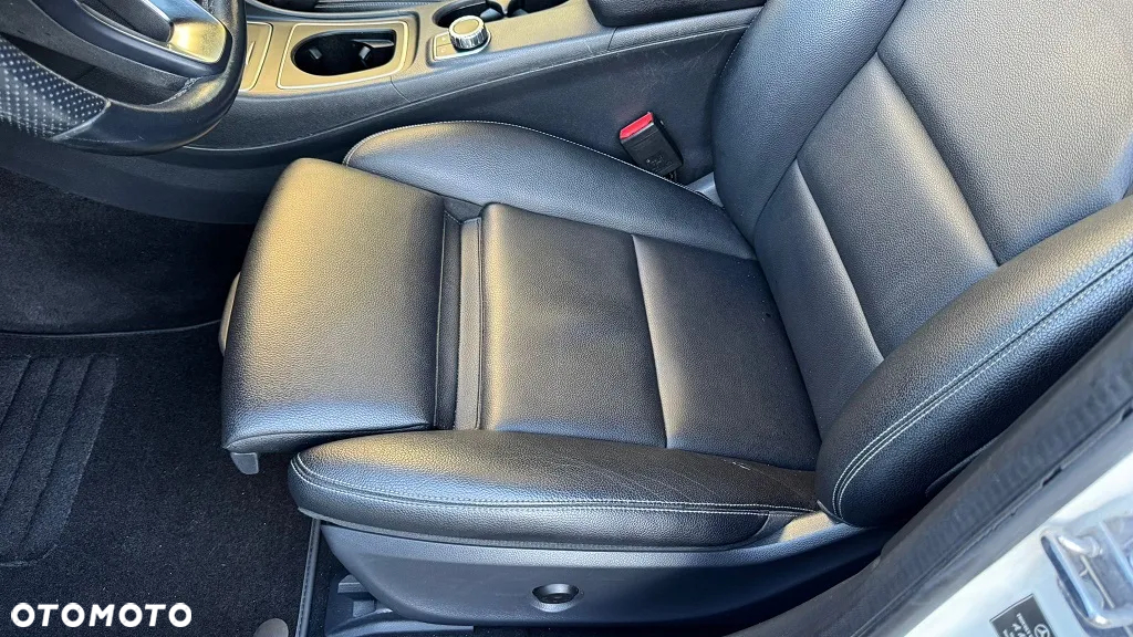 Mercedes-Benz GLA 250 4Matic 7G-DCT AMG Line - 23