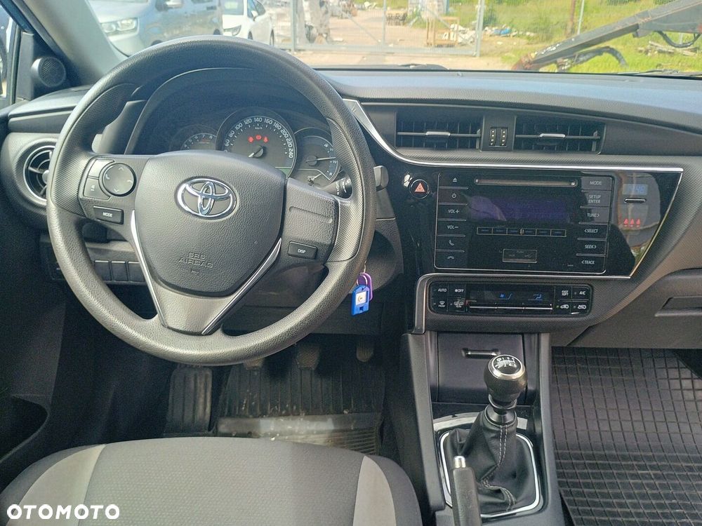 Toyota Auris - 12