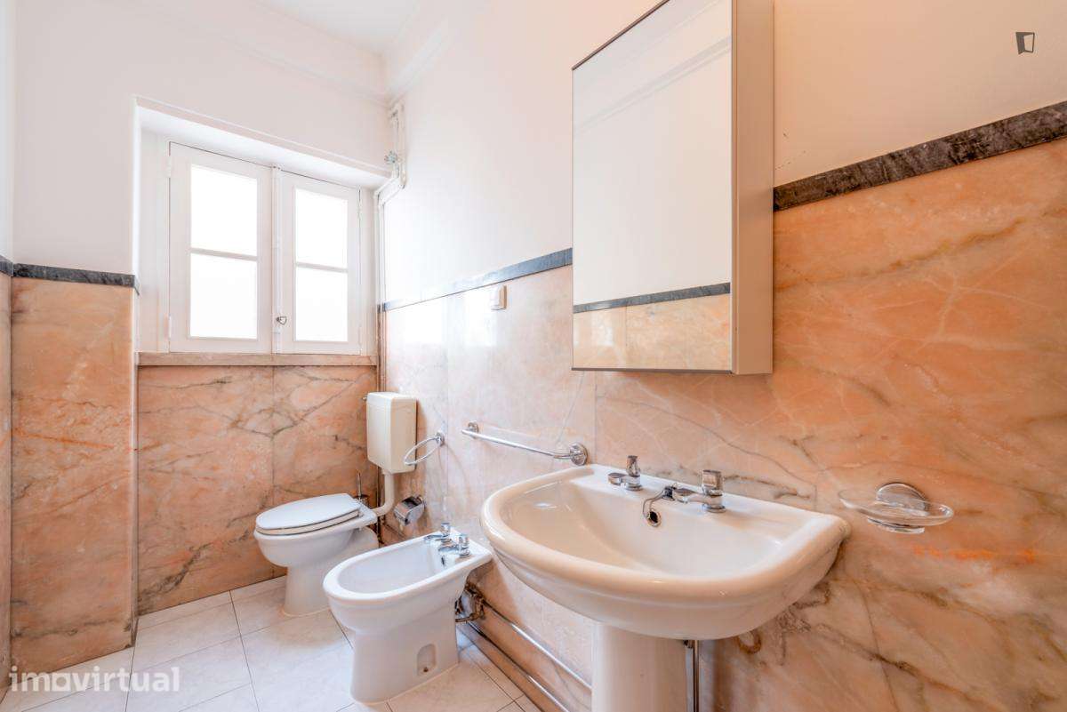 Quarto - localizado em Picoas Lisbon - Grande imagem: 3/14