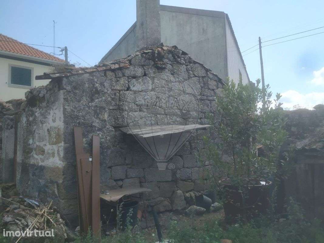 Moradia T2 para venda - Grande imagem: 2/17