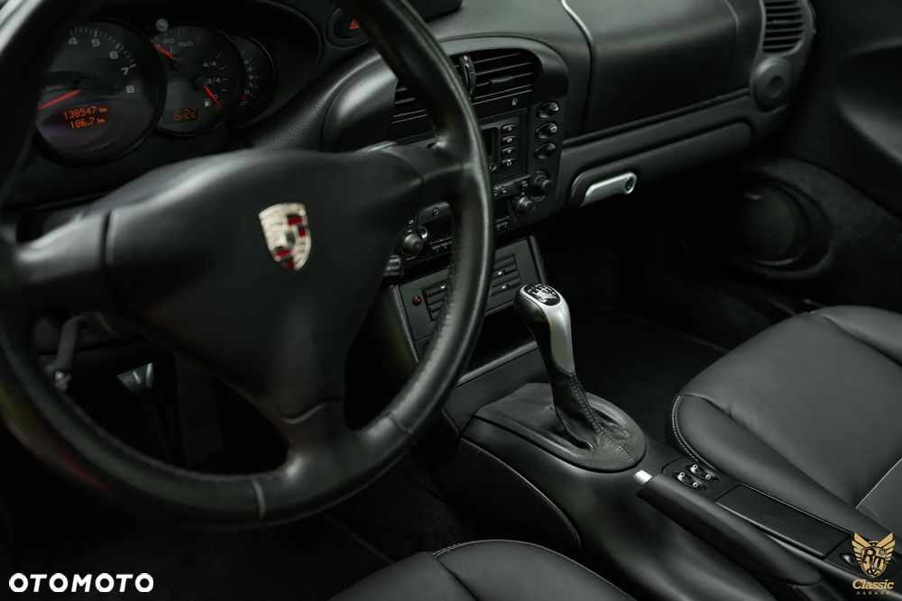 Porsche 911 Carrera - 34