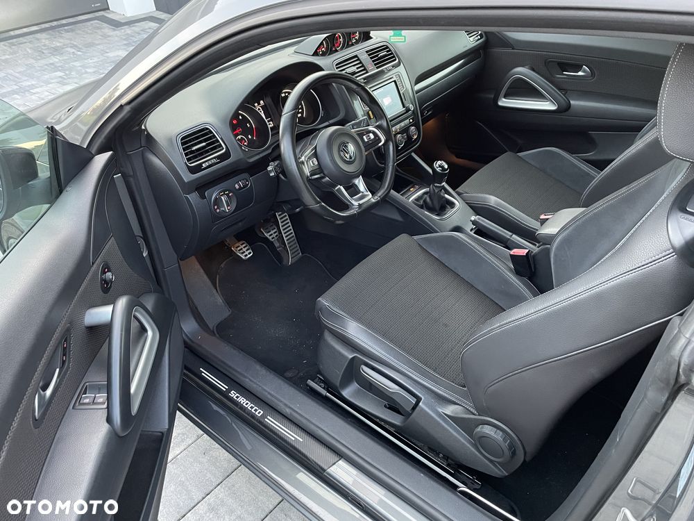Volkswagen Scirocco 2.0 TDI Blue Motion Technologie Club - 13