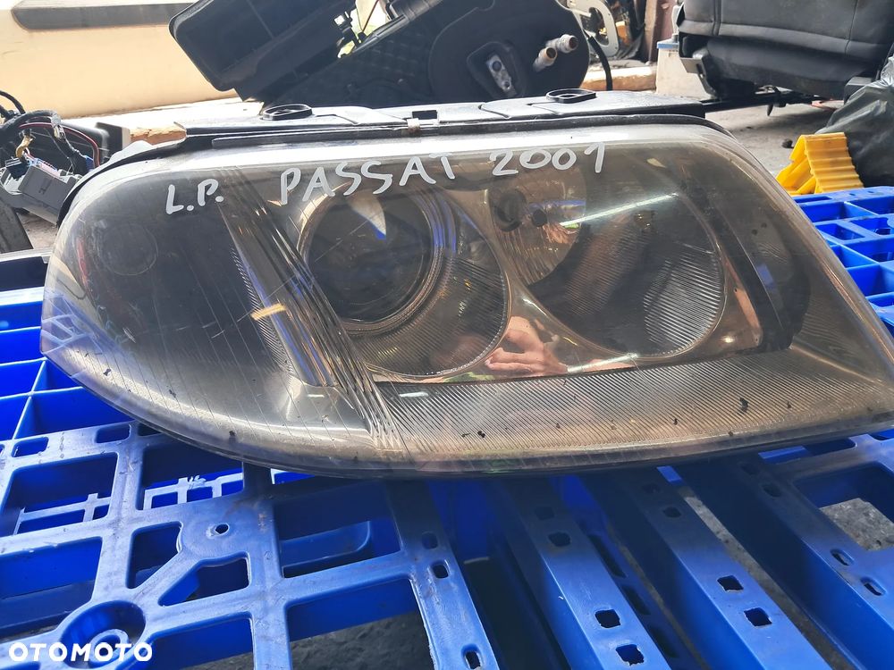 Volkswagen Passat B5 Lampa przednia lewa - 3