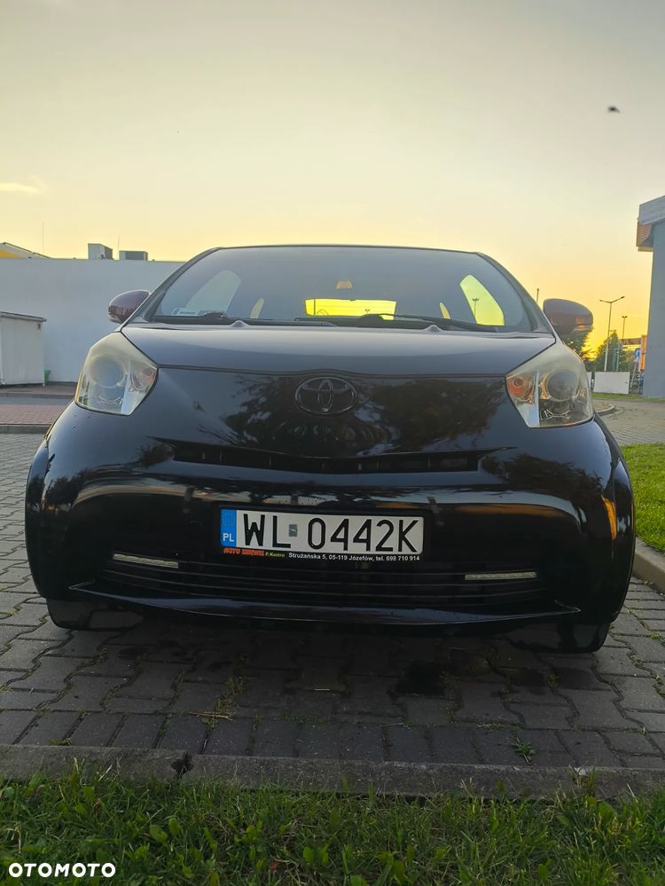 Toyota iQ - 2