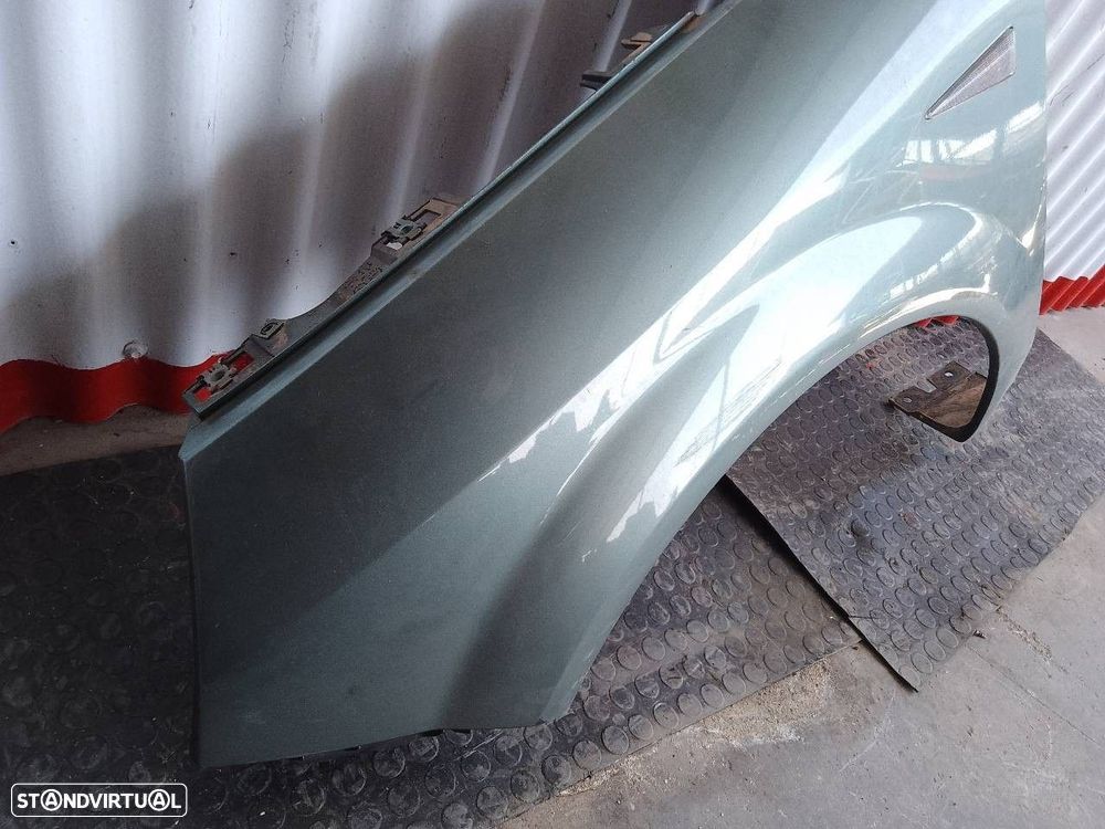 GUARDA-LAMAS FRONTAL ESQUERDO RENAULT SCÉNIC II 2004 -8200020568G - 2