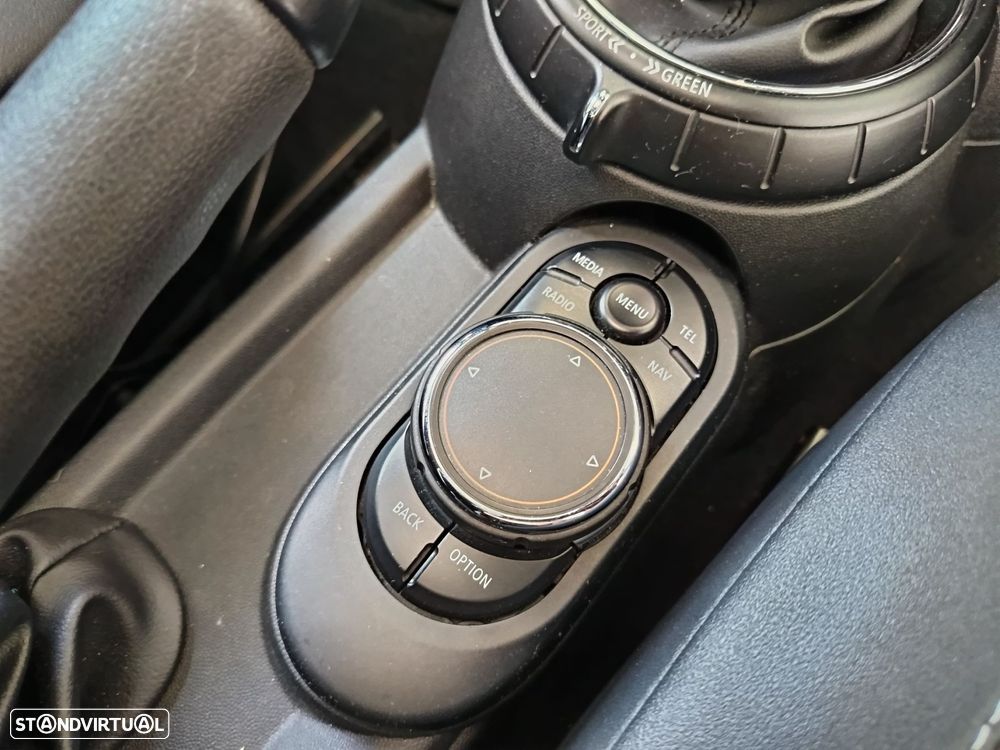 MINI 3 Portas Cooper D 60 Years Chili - 27