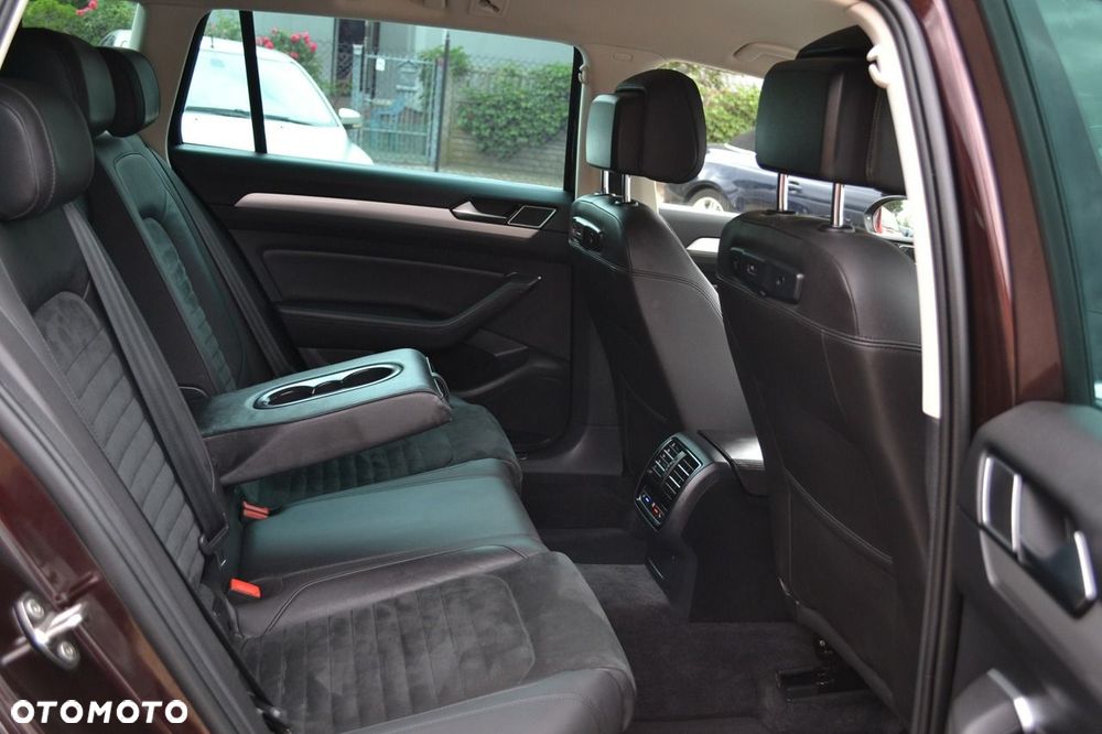 Volkswagen Passat - 11