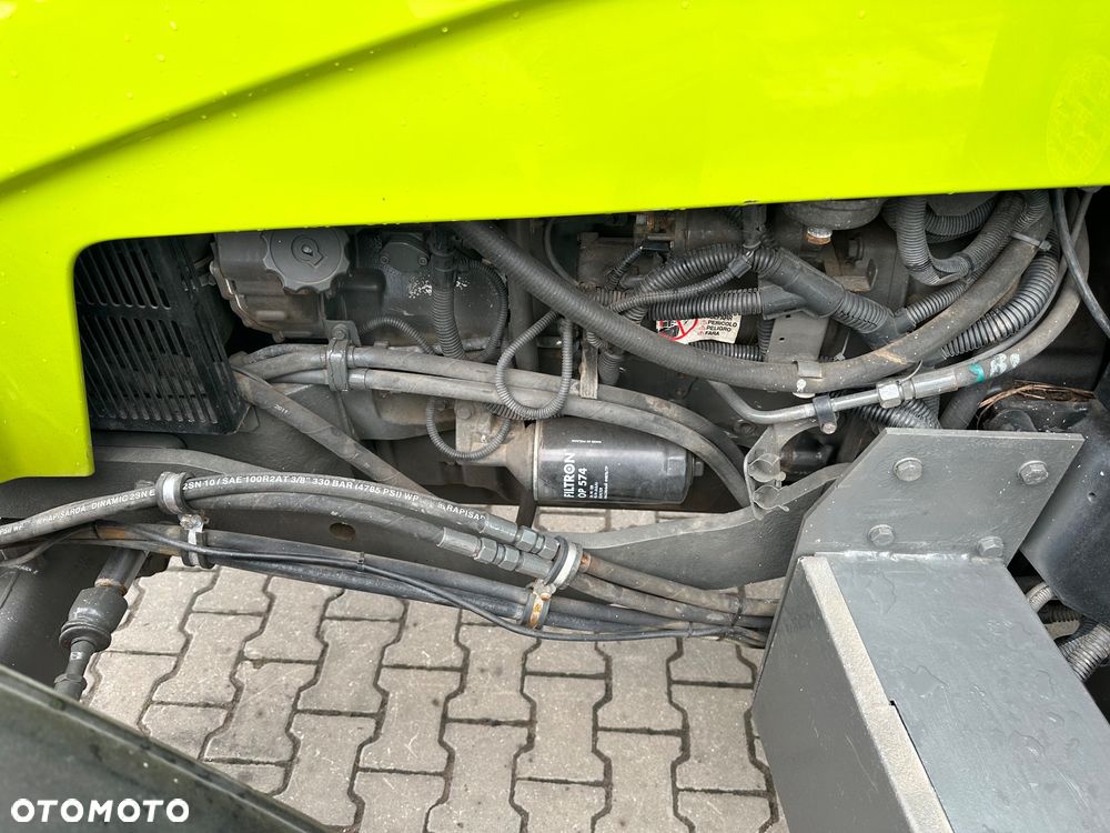 Claas Axos 320 - 9