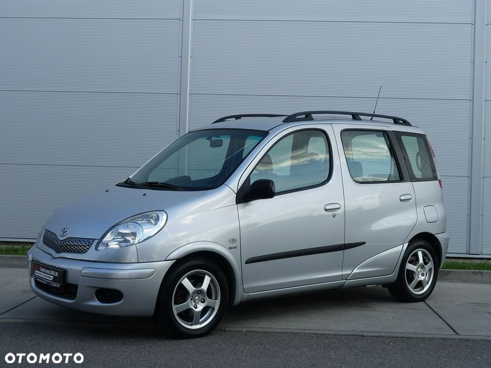 Toyota Yaris Verso - 2