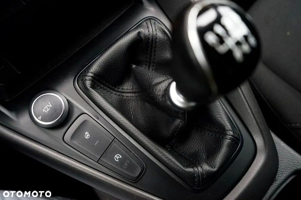 Ford Focus 1.5 TDCi SYNC Edition - 28