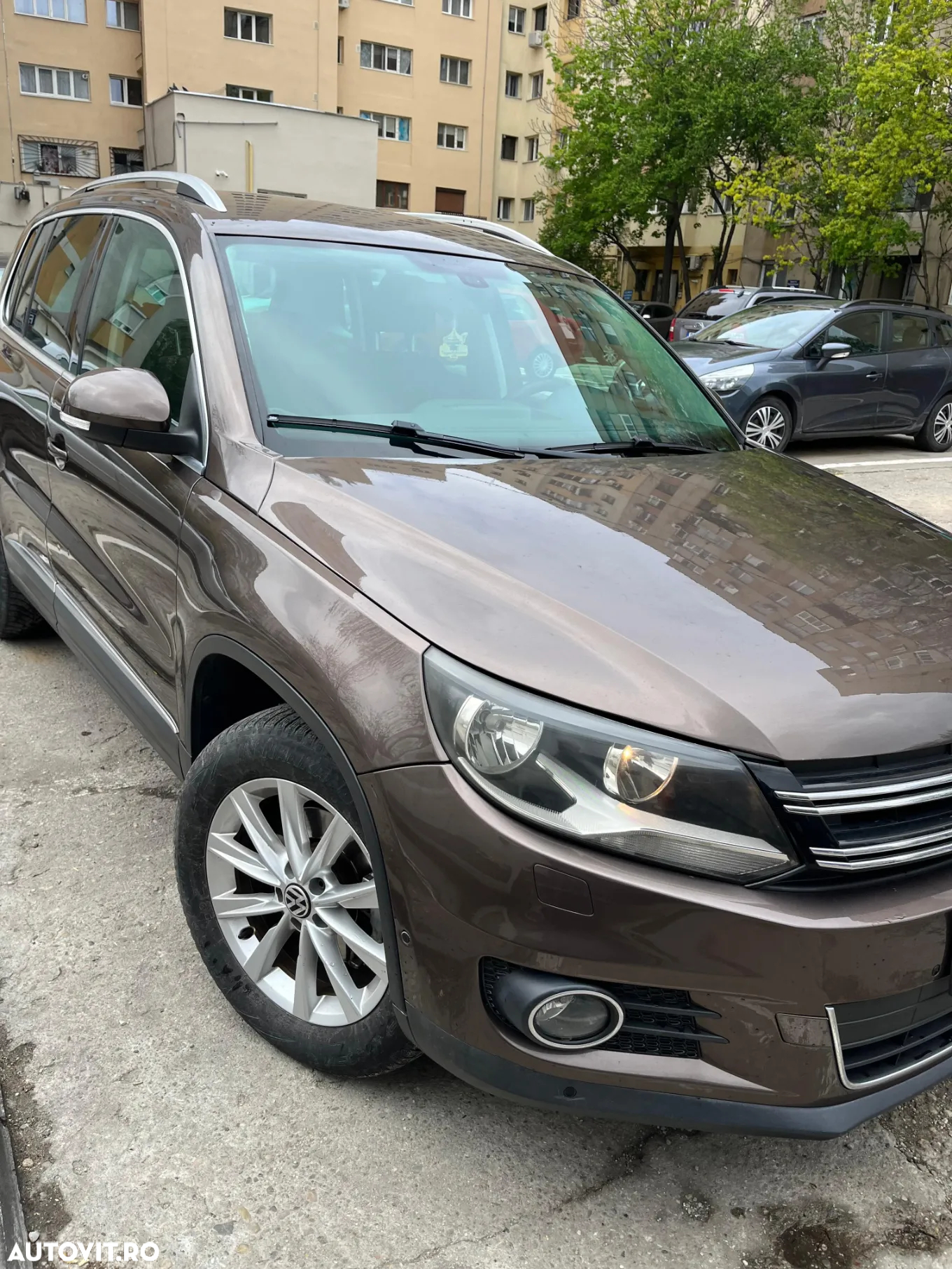 Volkswagen Tiguan 2.0 TDI 4Motion DSG Sport & Style - 3